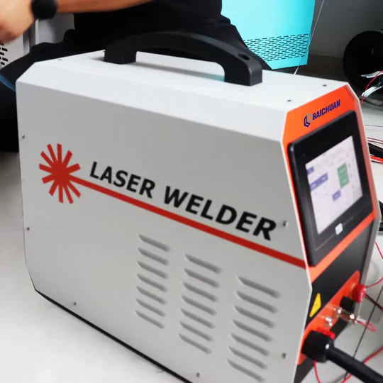 Máquina de Solda e Corte a Laser Portátil Multiprocesso 150A Proteção Térmica 4 em 1 Bivolt